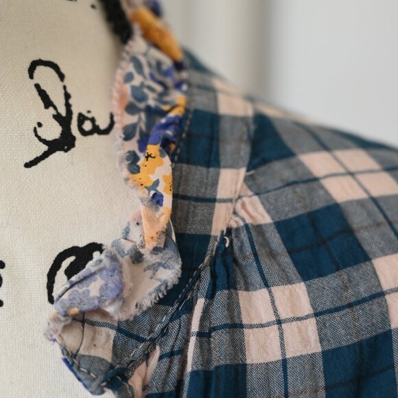 ANTHROPOLOGIE PILCRO Peach Tavi Plaid Button-Down Blouse in Navy LARGE - Picture 5 of 9